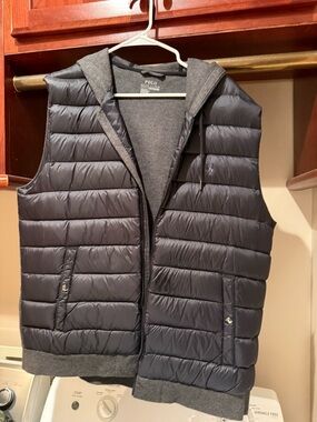 Polo by Ralph Lauren Men’s Dark gray Quilted Hooded Vest